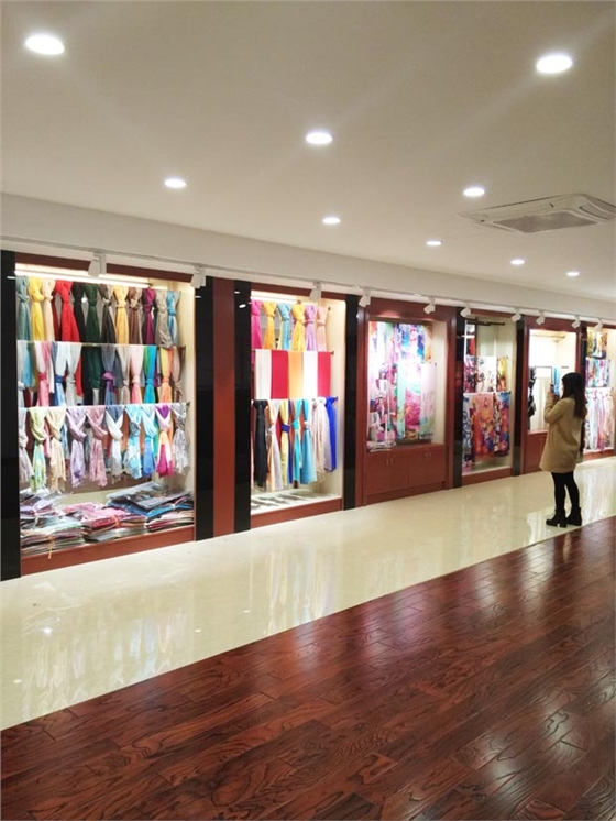圍巾展示廳