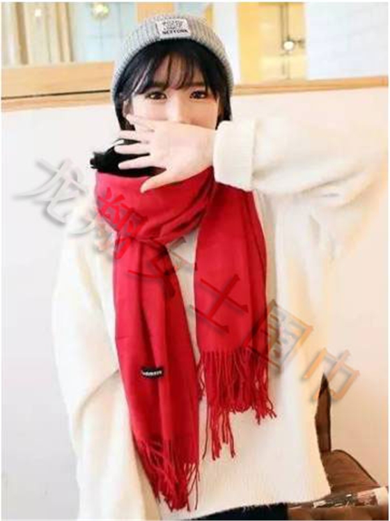 女士紅圍巾效果圖