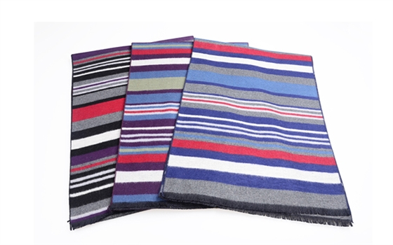 品質(zhì)好的鉤花毯子 羊毛毯圖