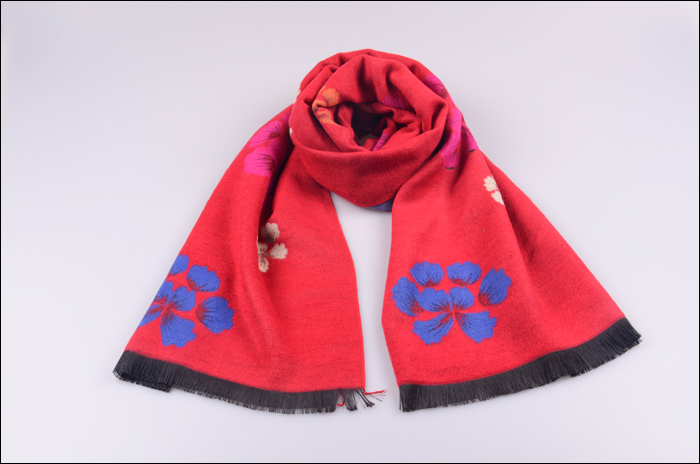 女士披肩 披肩定制 批發(fā)廠家 提花披肩 女士披肩 披肩定制 批發(fā)廠家 提花披肩