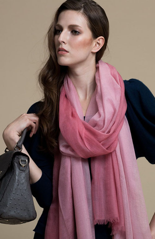 膚色白選什么顏色圍巾 膚色白選什么顏色圍巾