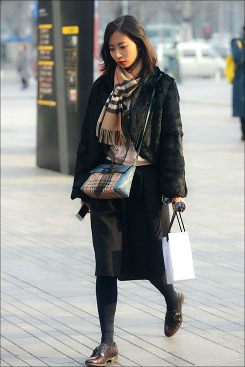 時(shí)尚長(zhǎng)圍巾