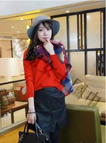 女士格子長圍巾效果圖