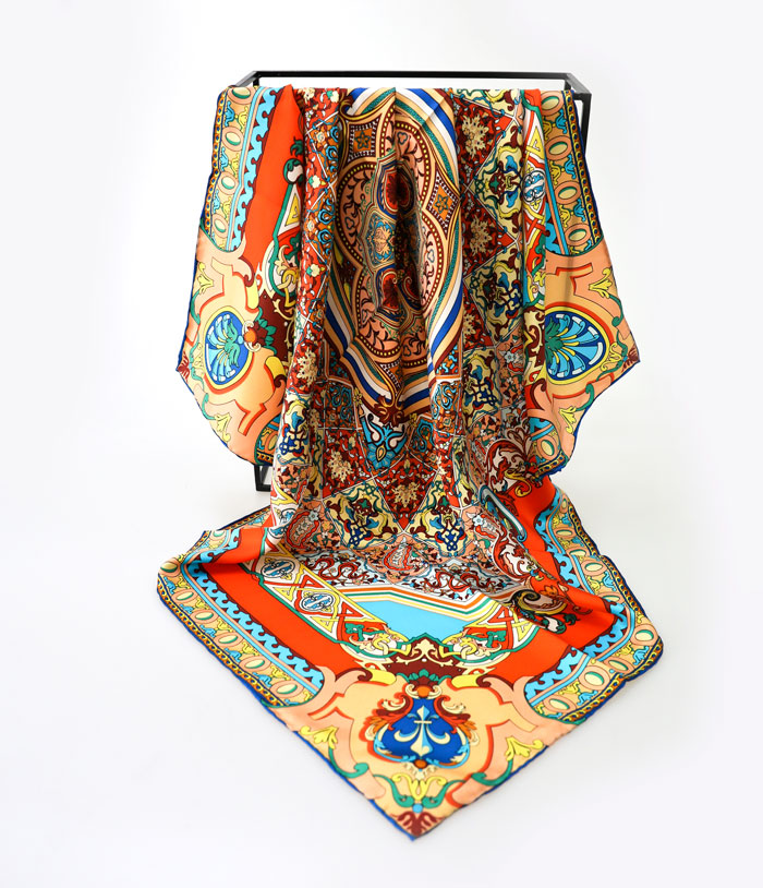 異域風(fēng)情絲巾整體圖 異域風(fēng)情絲巾整體圖