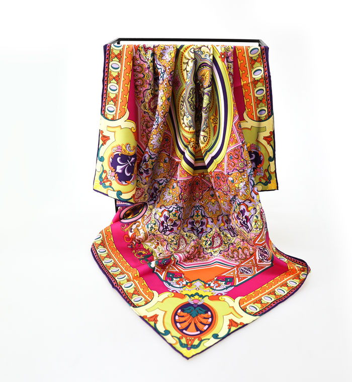 異域風(fēng)情絲巾整體圖 異域風(fēng)情絲巾整體圖