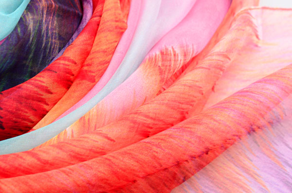 繽紛絢爛絲巾細節(jié)圖