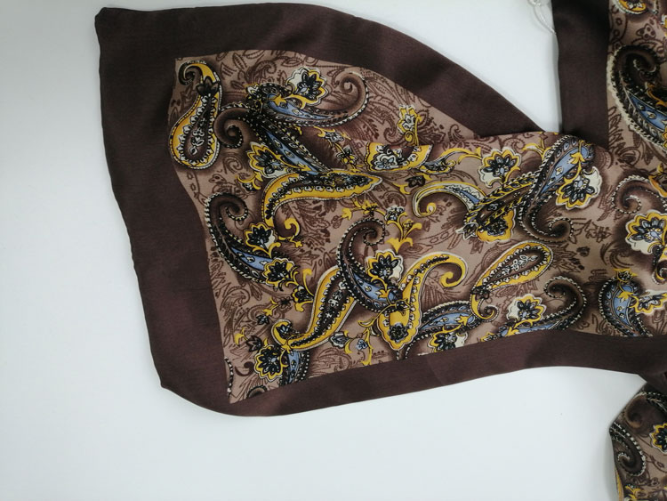 男士紳士品格領(lǐng)巾細(xì)節(jié)圖