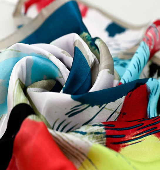 真絲絲巾拉伸性圖