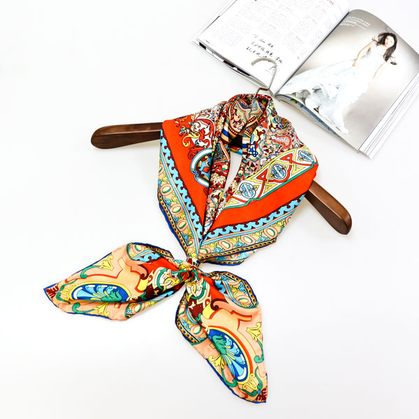 異域風(fēng)情絲巾 異域風(fēng)情絲巾